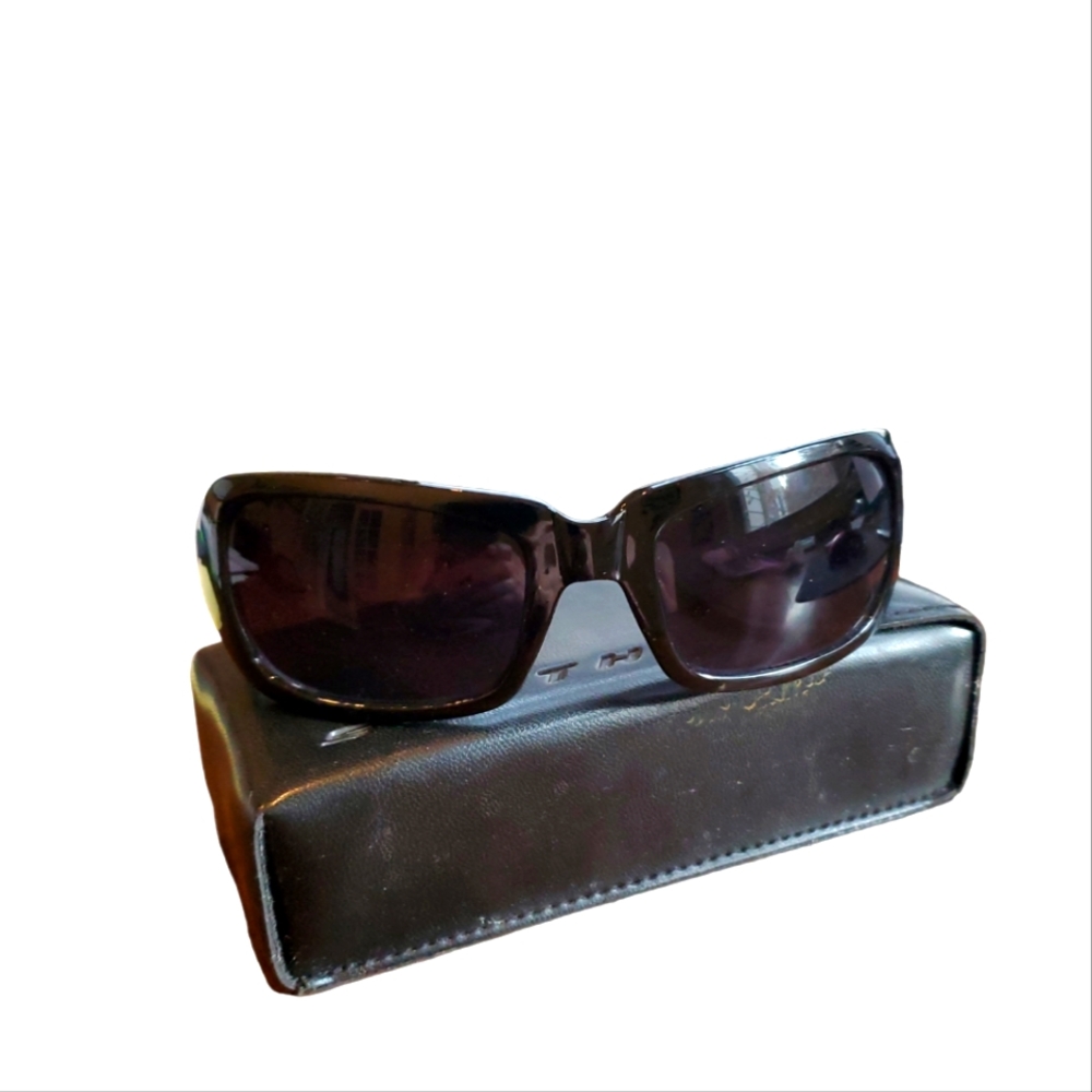 Smith Optics vintage black sunglasses polarized dark lenses, barely worn
